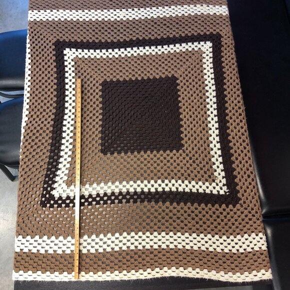 Afghan Blanket Hand Knit Brown White Large Full Size 62" x 62" Vintage MCM HUGE - Picture 3 of 5